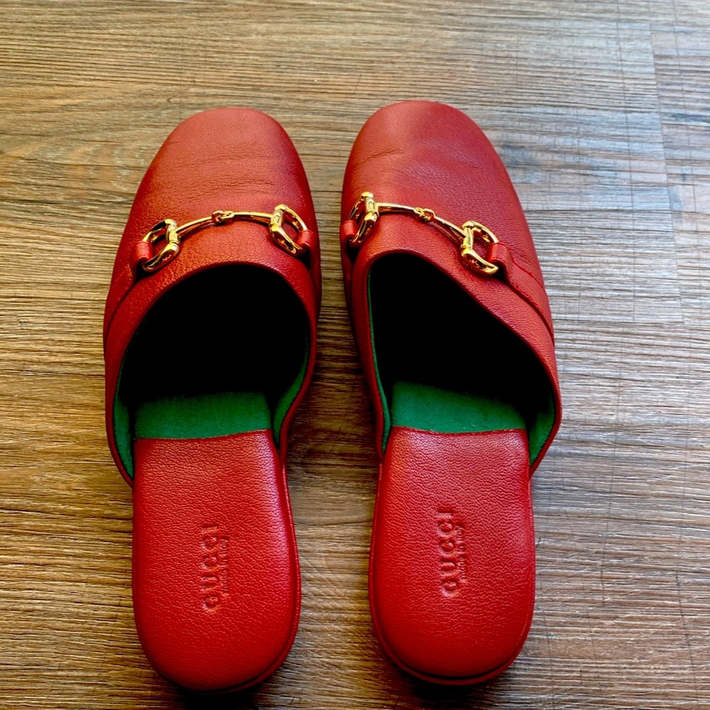 Gucci red leather slip ons 39